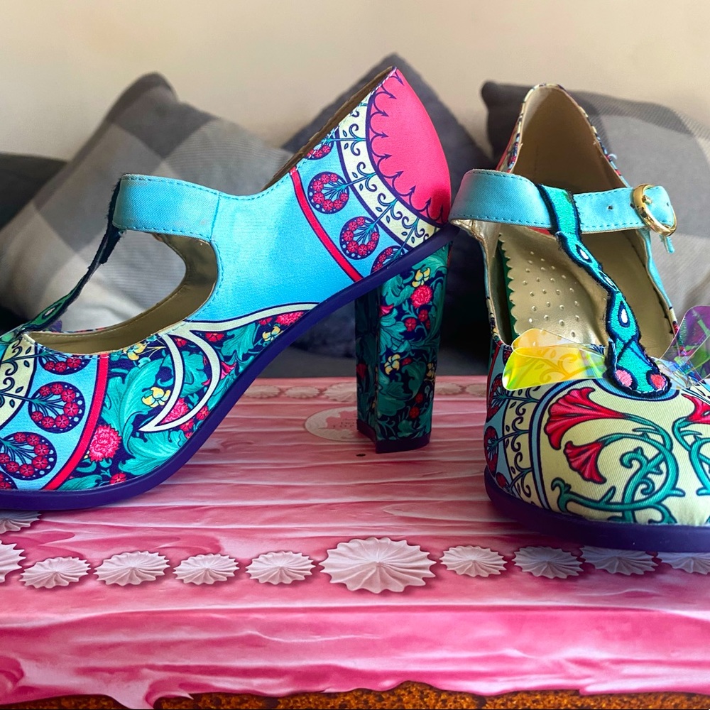 Hot Chocolate Design - Dragonfly Heels
